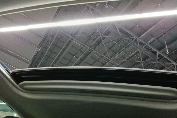 Used Toyota Camry 2024 Dual-Motor 2.0 HE Elite Edition Headliner