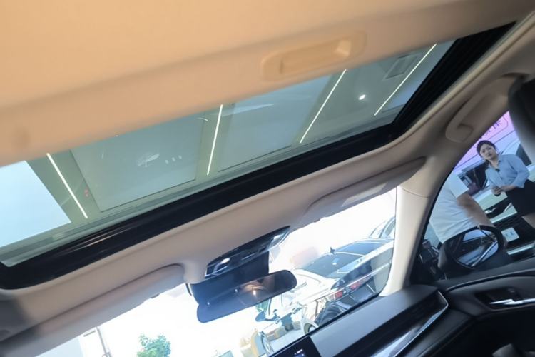 Used Toyota Camry 2024 Dual-Motor 2.0 HE Elite Edition Headliner