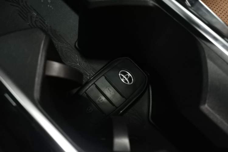 Used Toyota Camry 2024 Dual-Motor 2.0 HG Premium Edition Interior 1