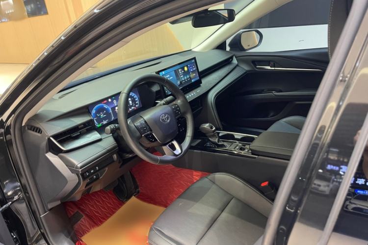 Used Toyota Camry 2024 Dual-Motor 2.0 HG Premium Edition Interior 1