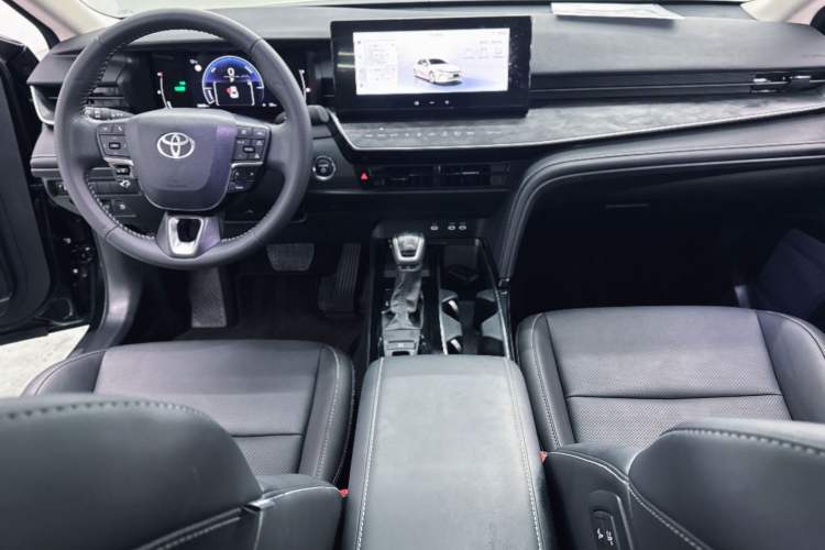 Used Toyota Camry 2024 Dual-Motor 2.0 HGVP Luxury Edition Interior 1