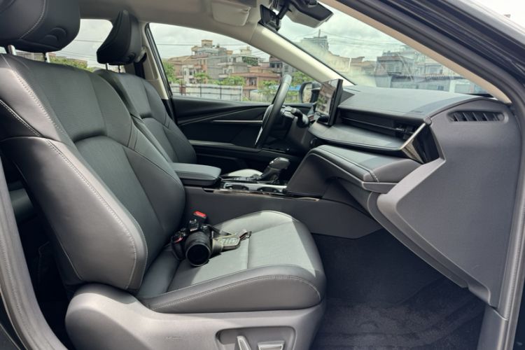 Used Toyota Camry 2024 Dual-Engine 2.5HG Prestige Edition Interior 2