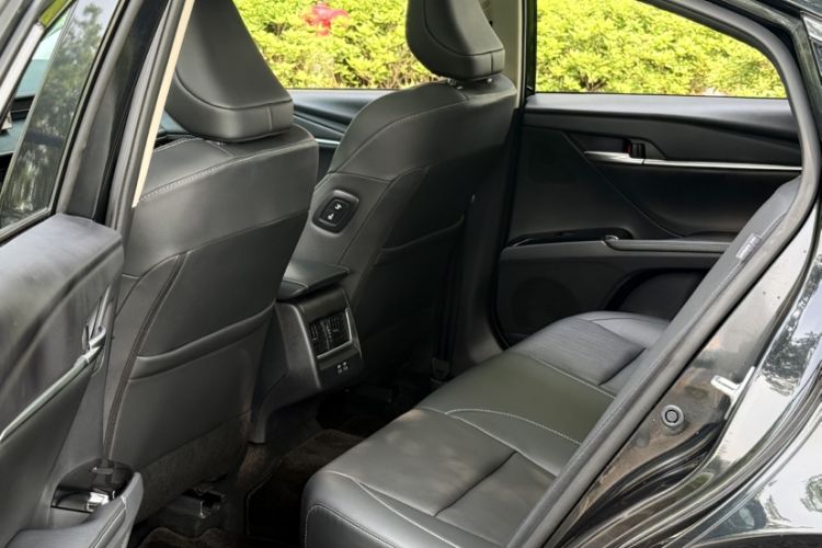 Used Toyota Camry 2024 2.0G Prestige Edition Interior 2