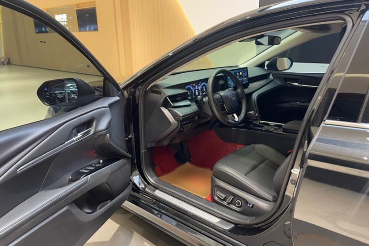Used Toyota Camry 2024 Dual-Motor 2.0 HG Premium Edition Interior 2