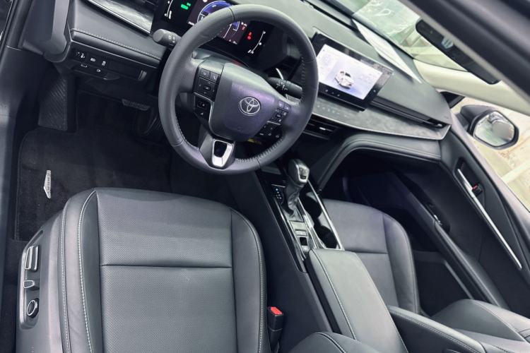 Used Toyota Camry 2024 Dual-Motor 2.0 HGVP Luxury Edition Interior 2