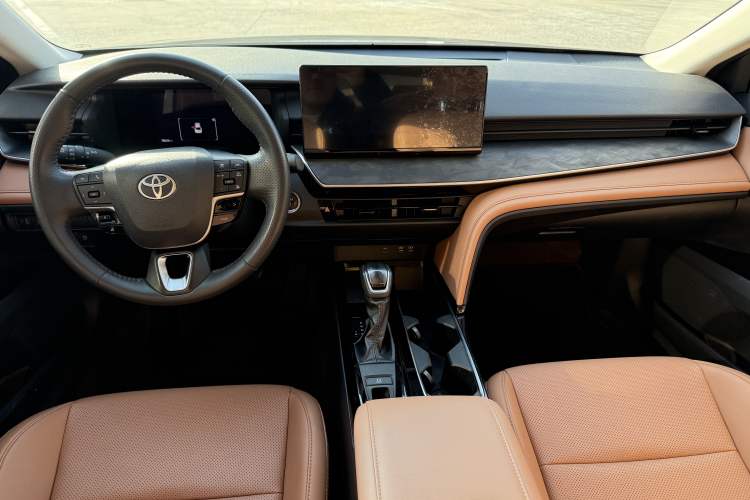 Used Toyota Camry 2024 Dual-Motor 2.0 HGVP Luxury Edition Interior 2