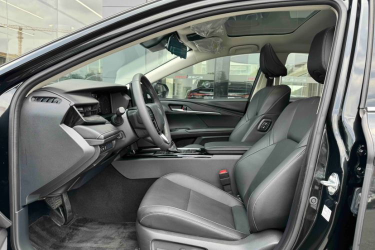 Used Toyota Camry 2024 Dual-Engine 2.5HG Prestige Edition Interior 2