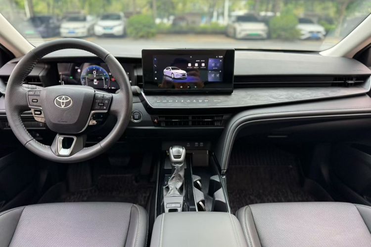 Used Toyota Camry 2024 2.0 GVP Luxury Edition Interior 2