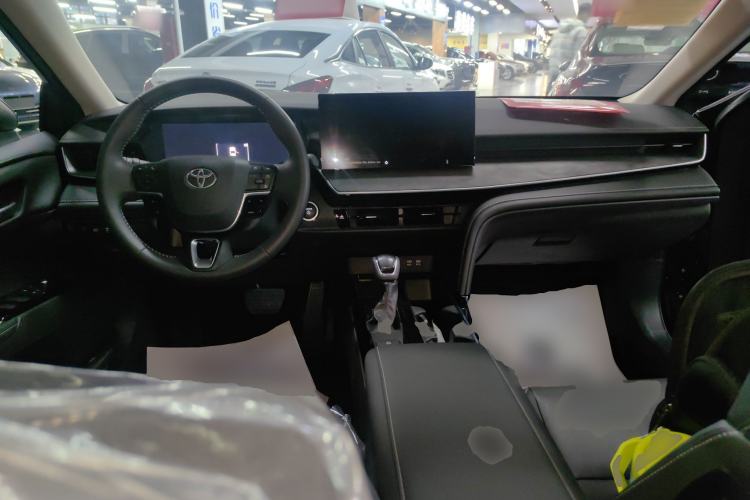 Used Toyota Camry 2024 Dual-Engine 2.5HG Prestige Edition Interior 2