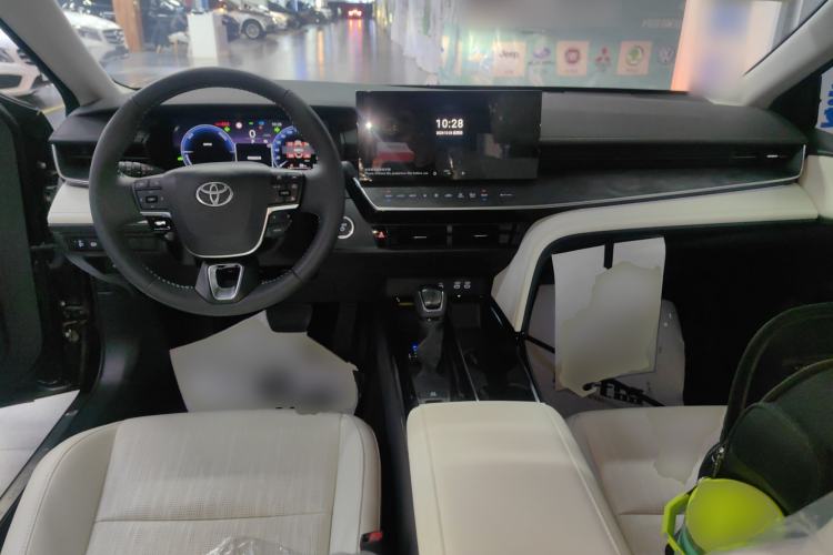 Used Toyota Camry 2024 Dual-Engine 2.5HG Prestige Edition Interior 2