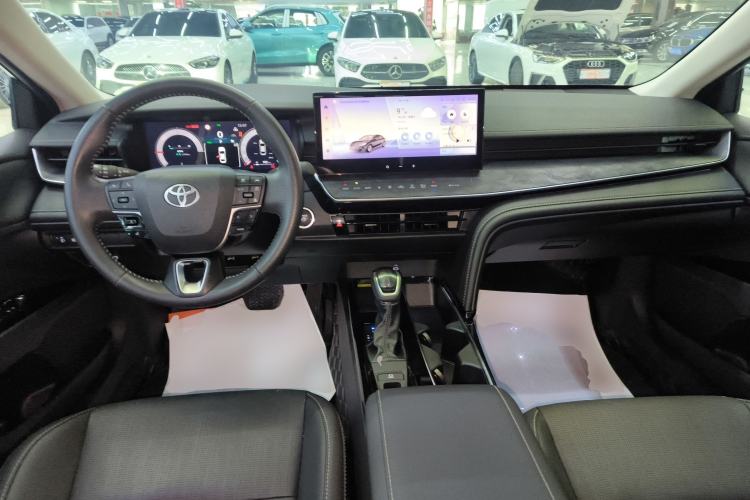 Used Toyota Camry 2024 Dual-Motor 2.0 HG Premium Edition Interior 2