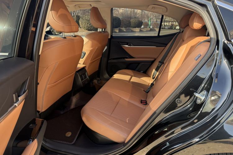 Used Toyota Camry 2024 Dual-Motor 2.0 HGVP Luxury Edition Interior 3