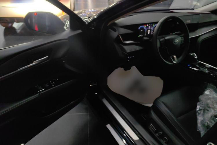 Used Toyota Camry 2024 Dual-Engine 2.5HG Prestige Edition Interior 3