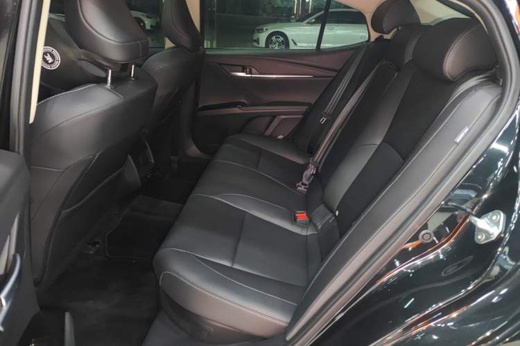 Used Toyota Camry 2024 Dual-Motor 2.0 HE Elite Edition Interior 4