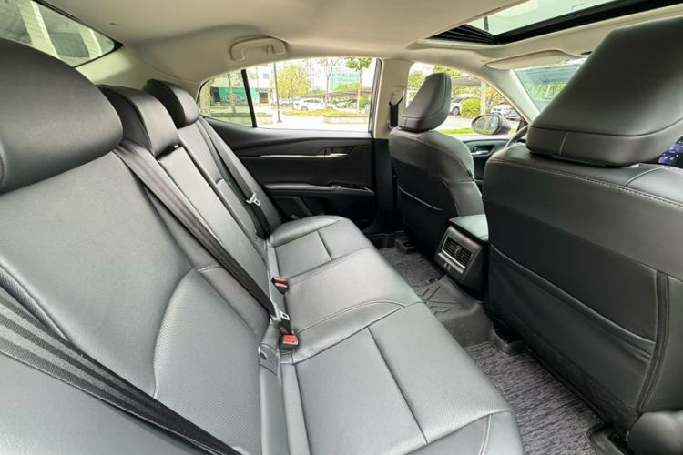 Used Toyota Camry 2024 2.0 GVP Luxury Edition Interior 4