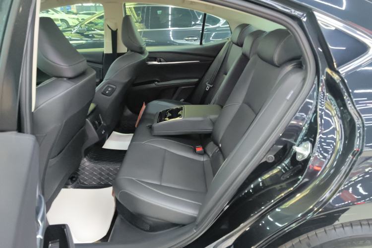 Used Toyota Camry 2024 Dual-Motor 2.0 HG Premium Edition Interior 4