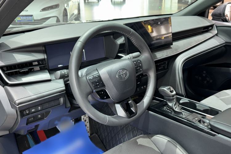 Used Toyota Camry 2024 Dual-Motor 2.0HS Sport Edition Interior 5