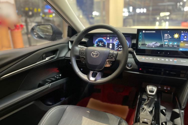 Used Toyota Camry 2024 Dual-Motor 2.0 HG Premium Edition Interior 7