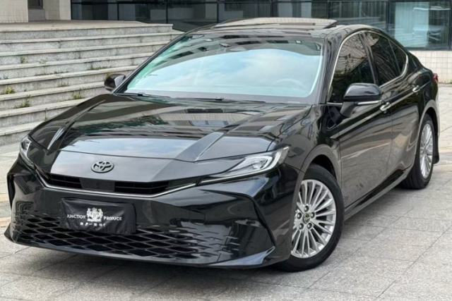 Ojetý Toyota Camry 2024 2.0 GVP Luxury Edition