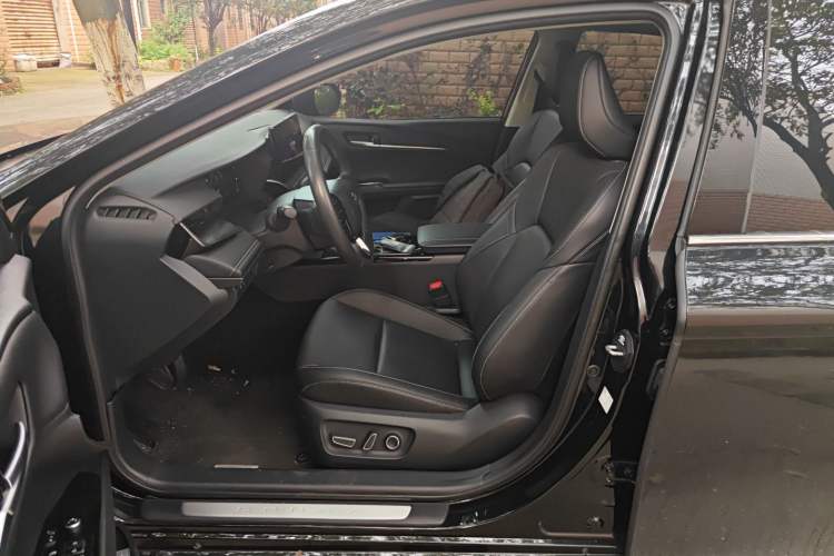 Used Toyota Camry 2024 2.0 GVP Luxury Edition Left Front Seat