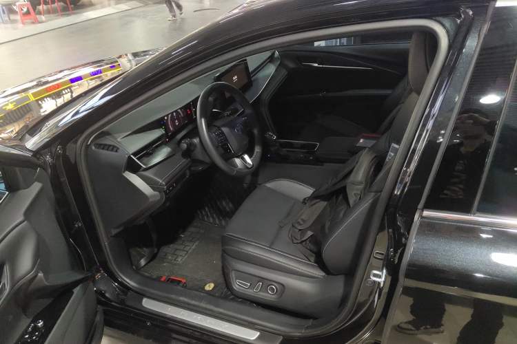 Used Toyota Camry 2024 Dual-Motor 2.0 HGVP Luxury Edition Left Front Seat