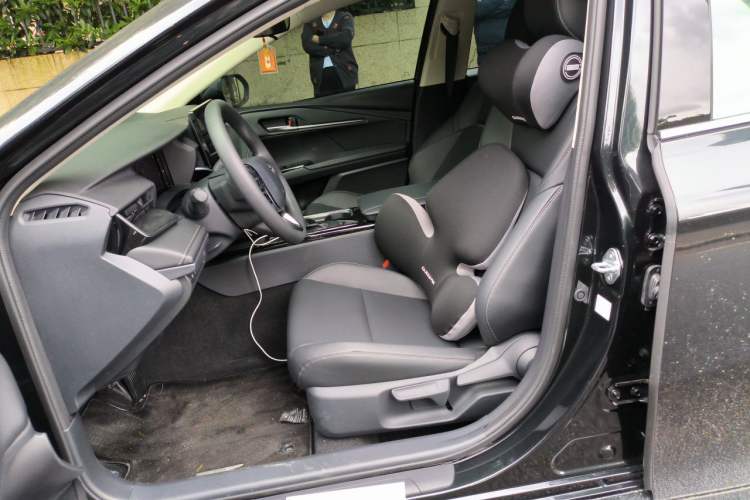 Used Toyota Camry 2024 Dual-Motor 2.0 HE Elite Edition Left Front Seat