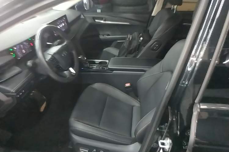 Used Toyota Camry 2024 Dual-Motor 2.0 HGVP Luxury Edition Left Front Seat