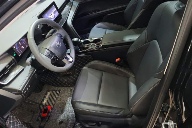 Used Toyota Camry 2024 Dual-Motor 2.0 HE Elite Edition Left Front Seat