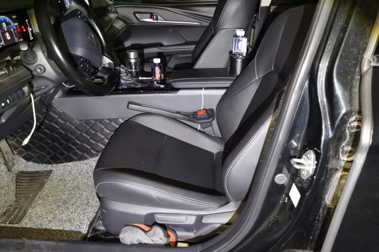 Used Toyota Camry 2024 Dual-Motor 2.0 HE Elite Edition Left Front Seat