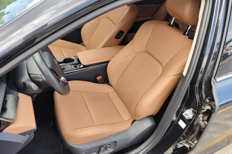 Used Toyota Camry 2024 Dual-Motor 2.0 HGVP Luxury Edition Left Front Seat