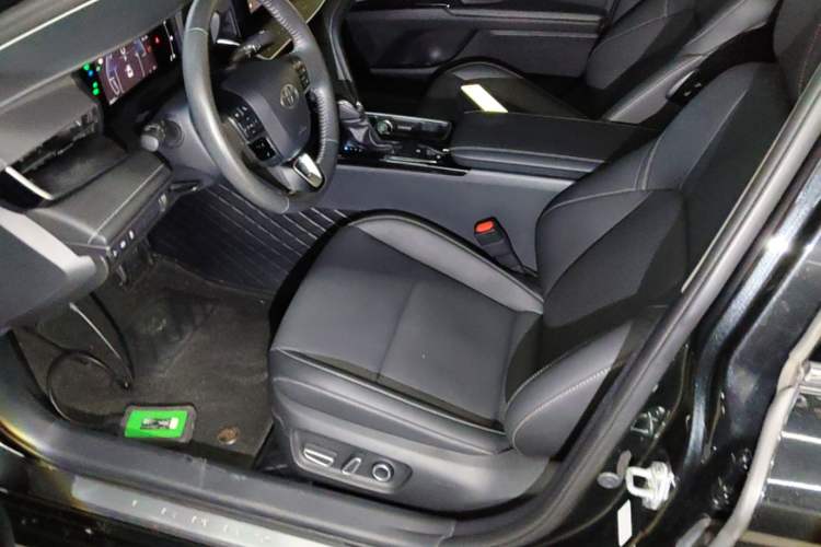 Used Toyota Camry 2024 Dual-Motor 2.0 HGVP Luxury Edition Left Front Seat