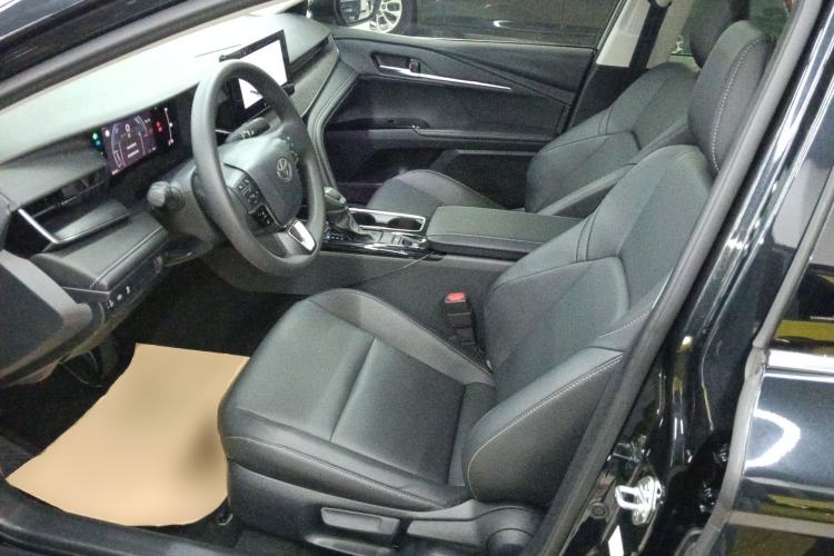 Used Toyota Camry 2024 Dual-Motor 2.0 HE Elite Edition Left Front Seat