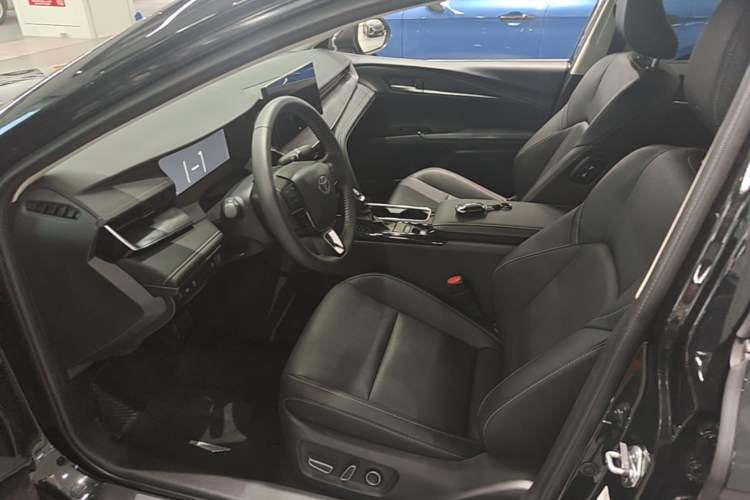 Used Toyota Camry 2024 2.0G Prestige Edition Left Front Seat