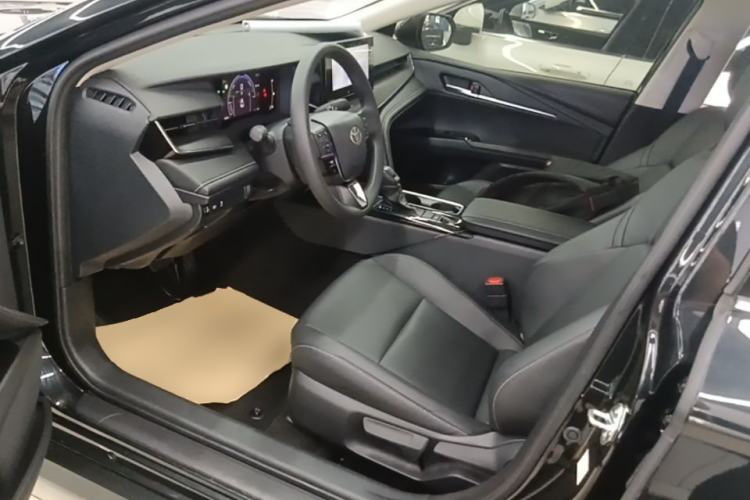 Used Toyota Camry 2024 Dual-Motor 2.0 HE Elite Edition Left Front Seat