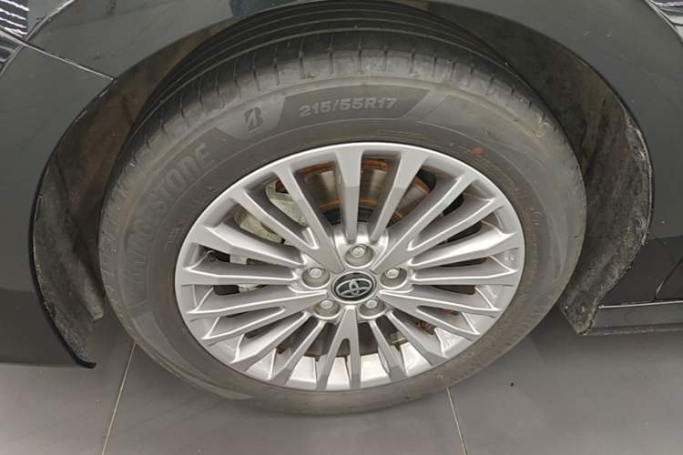 Used Toyota Camry 2024 2.0 GVP Luxury Edition Left Front Wheel Hub