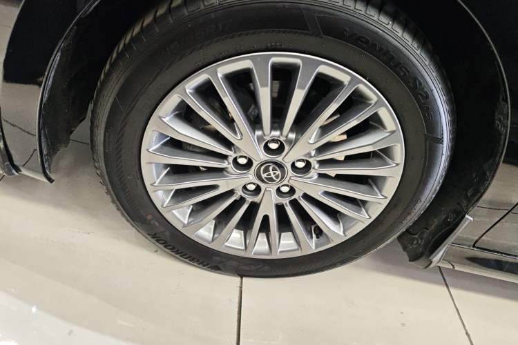 Used Toyota Camry 2024 Dual-Motor 2.0 HE Elite Edition Left Front Wheel Hub