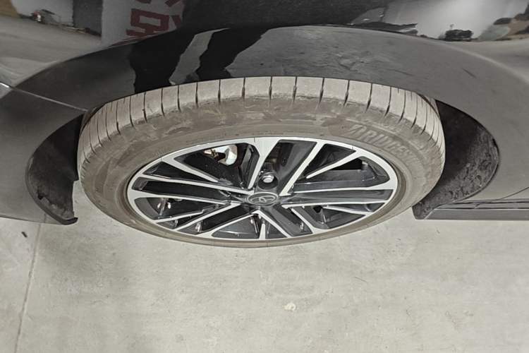 Used Toyota Camry 2024 Dual-Motor 2.0 HG Premium Edition Left Front Wheel Hub