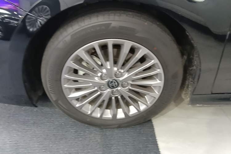 Used Toyota Camry 2024 2.0 GVP Luxury Edition Left Front Wheel Hub