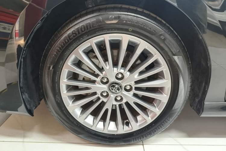 Used Toyota Camry 2024 2.0 GVP Luxury Edition Left Front Wheel Hub