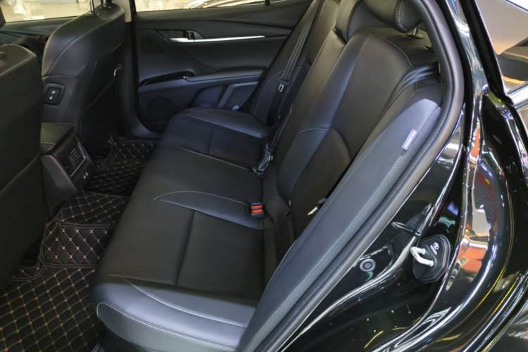Used Toyota Camry 2024 Dual-Motor 2.0 HG Premium Edition Left Rear Seat