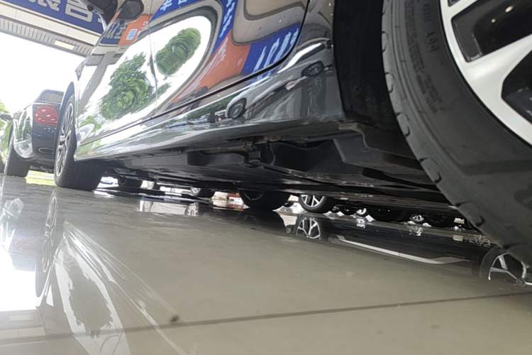 Used Toyota Camry 2024 Dual-Engine 2.5HG Prestige Edition Left Side Sill
