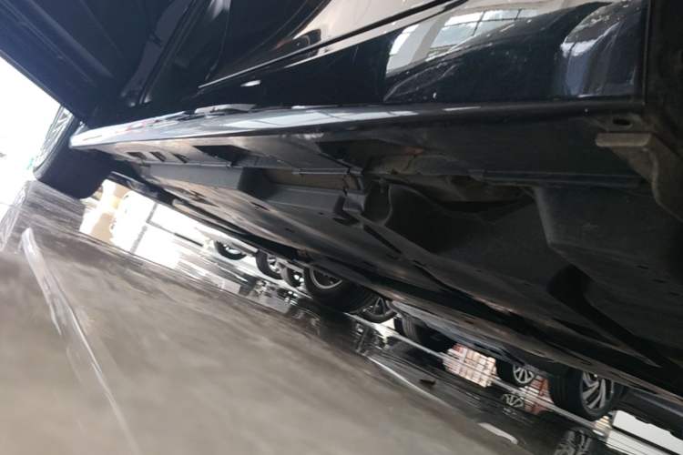 Used Toyota Camry 2024 Dual-Motor 2.0 HGVP Luxury Edition Left Side Sill