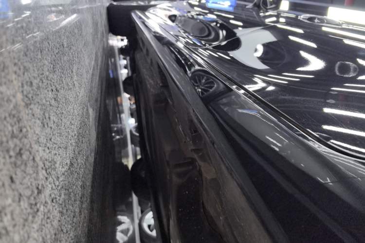 Used Toyota Camry 2024 Dual-Motor 2.0 HGVP Luxury Edition Left Side Sill