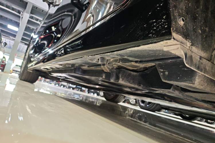 Used Toyota Camry 2024 Dual-Motor 2.0 HE Elite Edition Left Side Sill