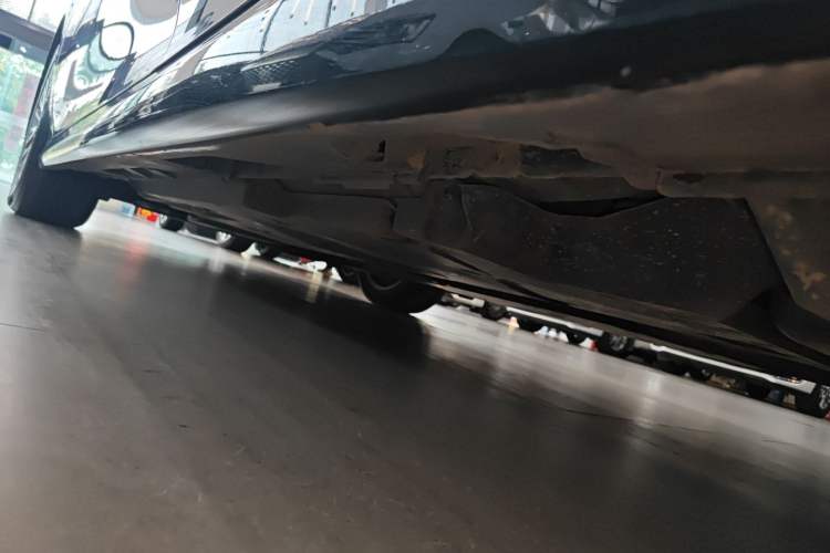 Used Toyota Camry 2024 Dual-Motor 2.0 HGVP Luxury Edition Left Side Sill