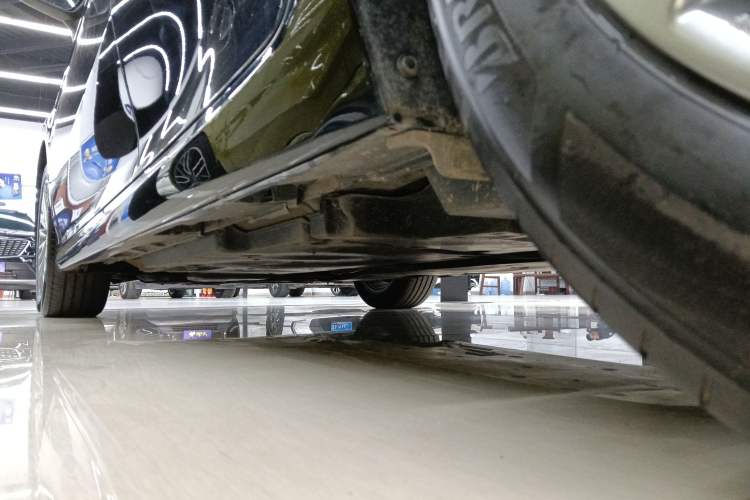 Used Toyota Camry 2024 Dual-Motor 2.0 HE Elite Edition Left Side Sill