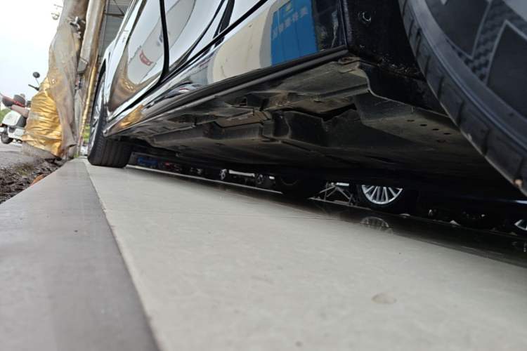 Used Toyota Camry 2024 2.0E Elite Edition Left Side Sill