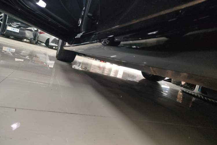 Used Toyota Camry 2024 Dual-Motor 2.0 HGVP Luxury Edition Left Side Sill