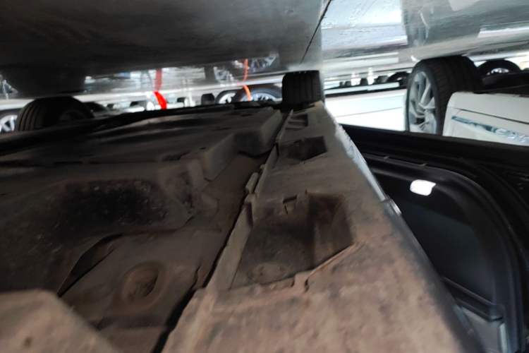 Used Toyota Camry 2024 Dual-Motor 2.0 HGVP Luxury Edition Left Side Sill