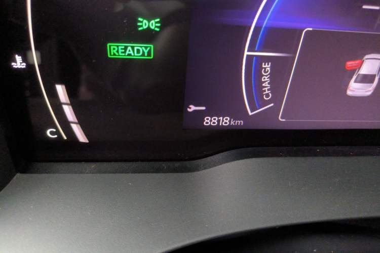Used Toyota Camry 2024 Dual-Motor 2.0 HE Elite Edition Odometer Close Up